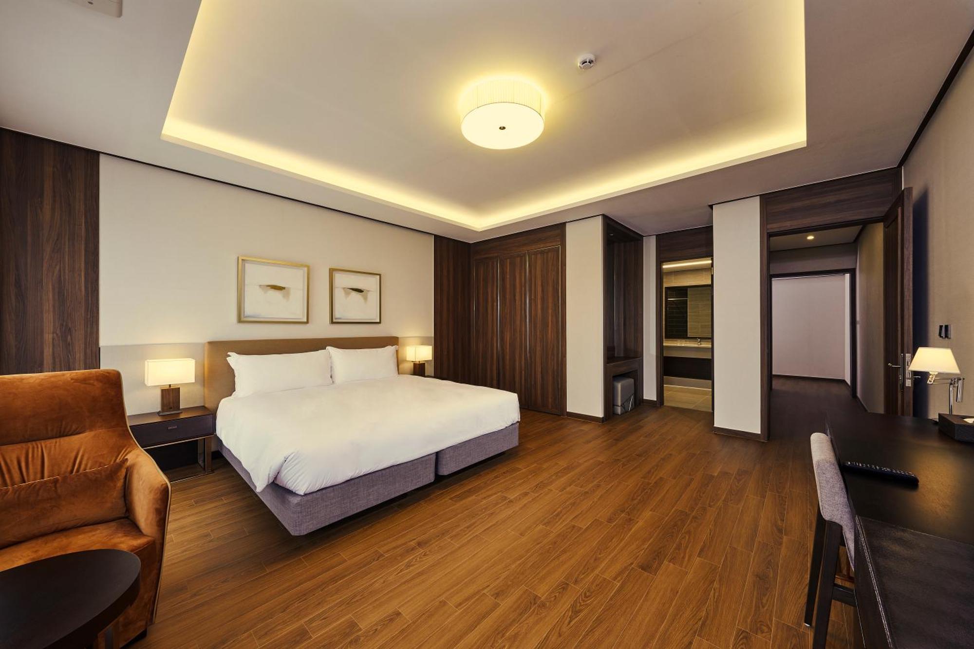 Camphortree Hotel And Resort Jeju Exterior photo