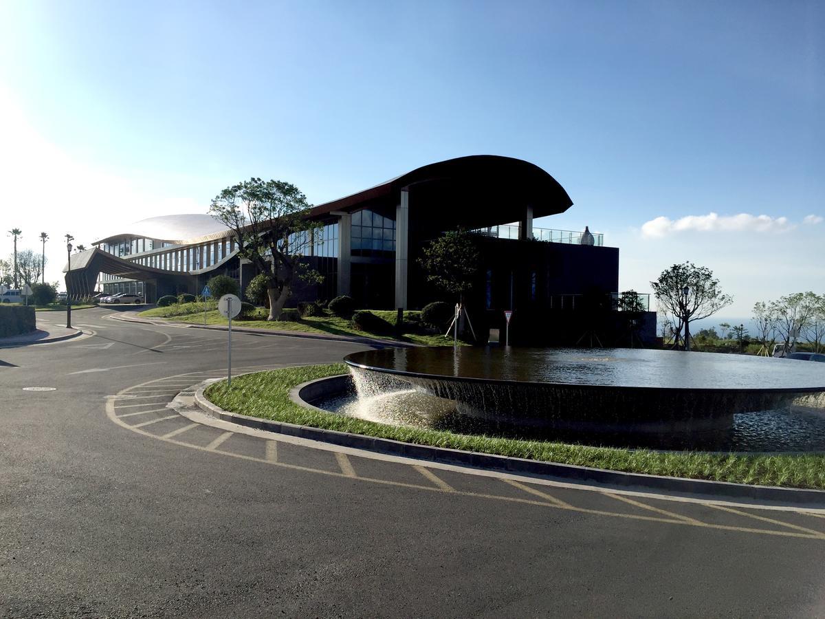Camphortree Hotel And Resort Jeju Exterior photo