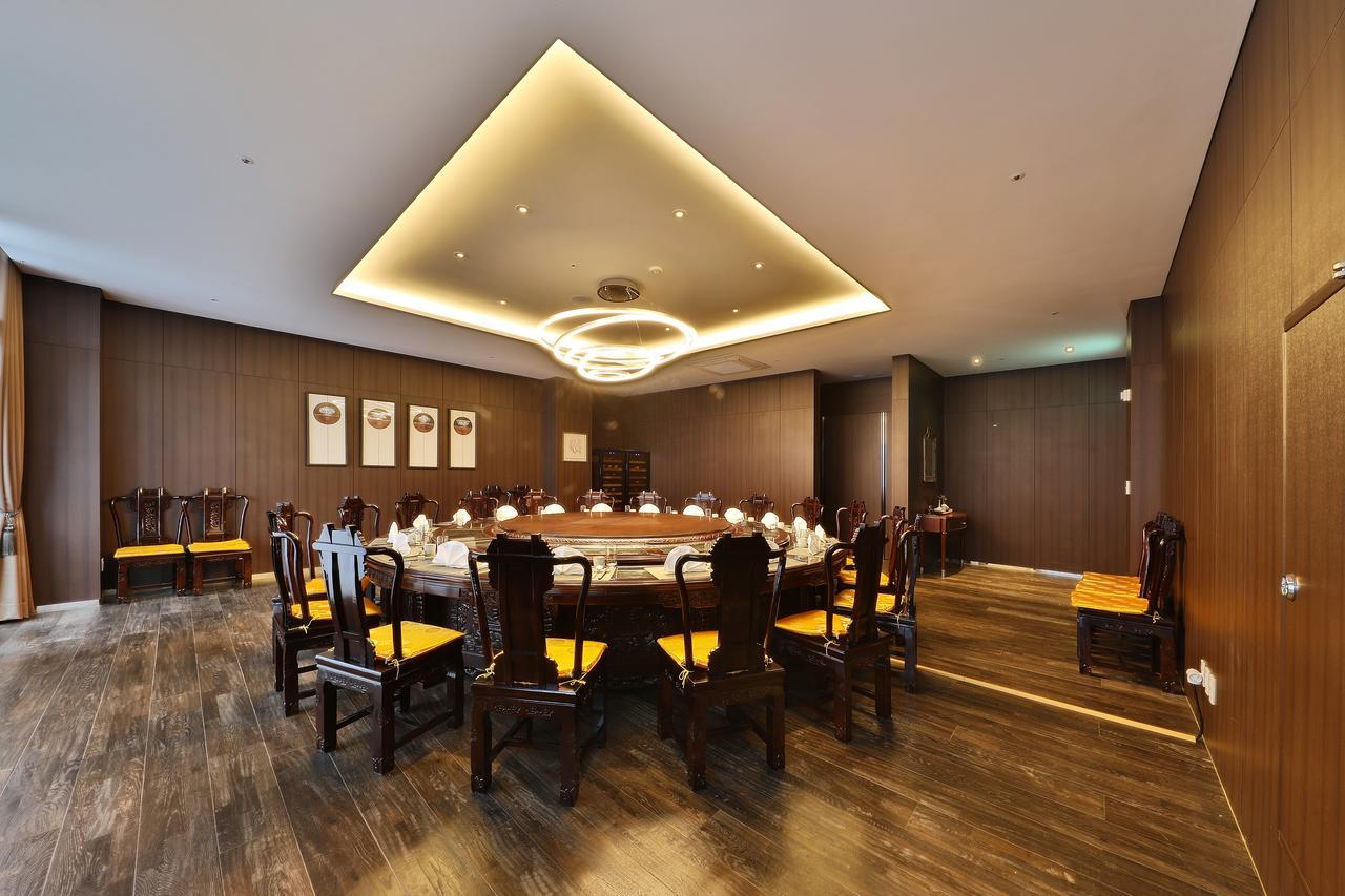 Camphortree Hotel And Resort Jeju Exterior photo