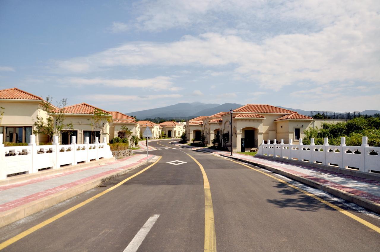 Camphortree Hotel And Resort Jeju Exterior photo