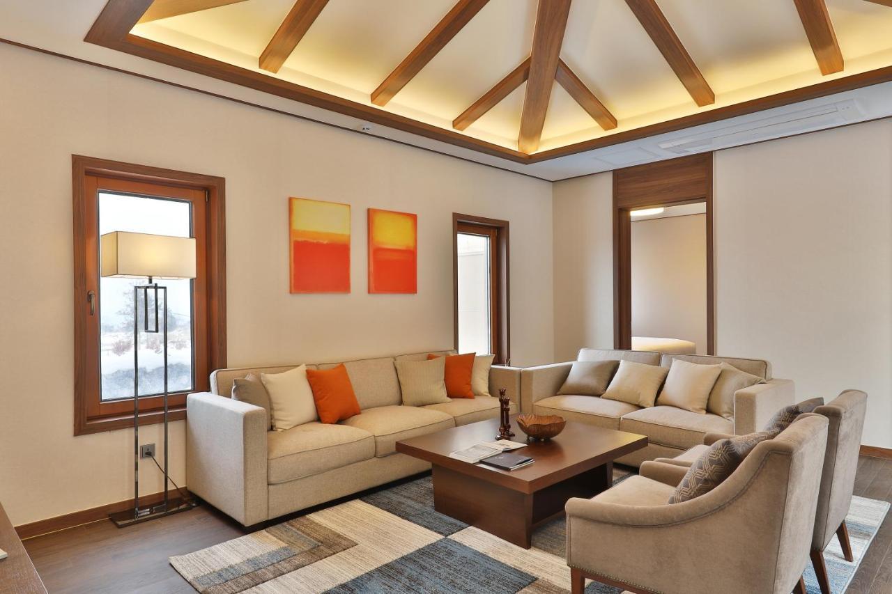 Camphortree Hotel And Resort Jeju Exterior photo
