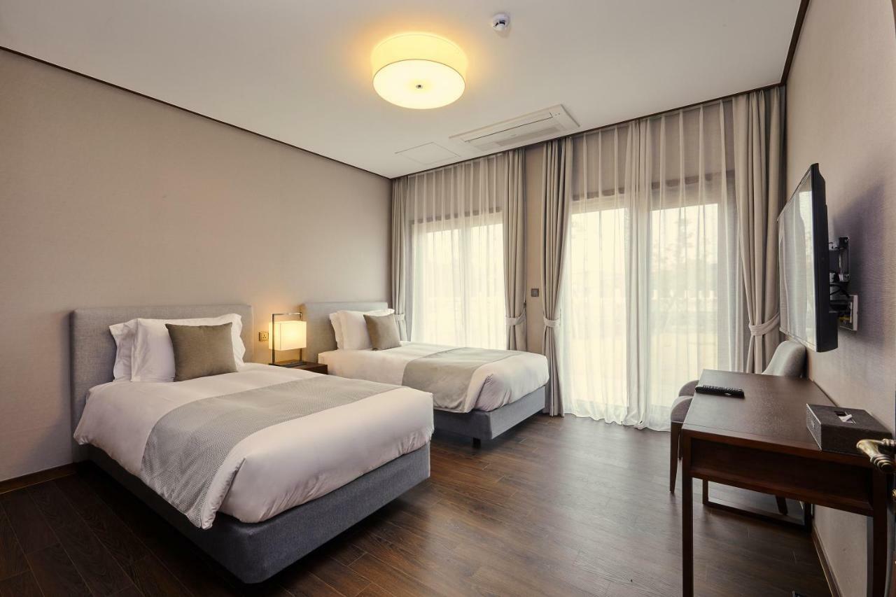 Camphortree Hotel And Resort Jeju Exterior photo