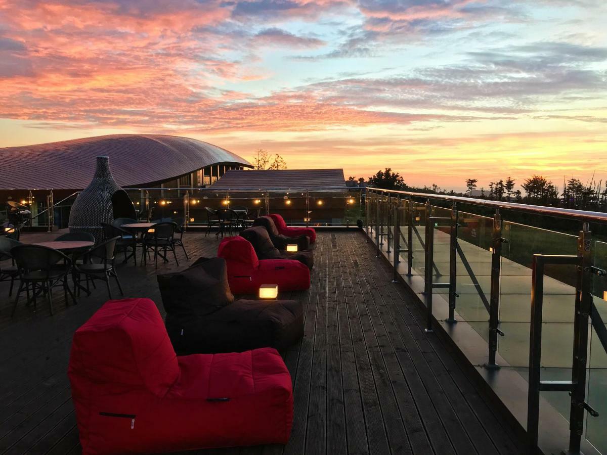 Camphortree Hotel And Resort Jeju Exterior photo